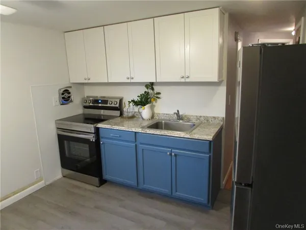 $1,800 | 1204 Parr Lake Drive, Unit 12D, Newburgh, NY 12550