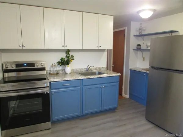 $1,800 | 1204 Parr Lake Drive, Unit 12D, Newburgh, NY 12550