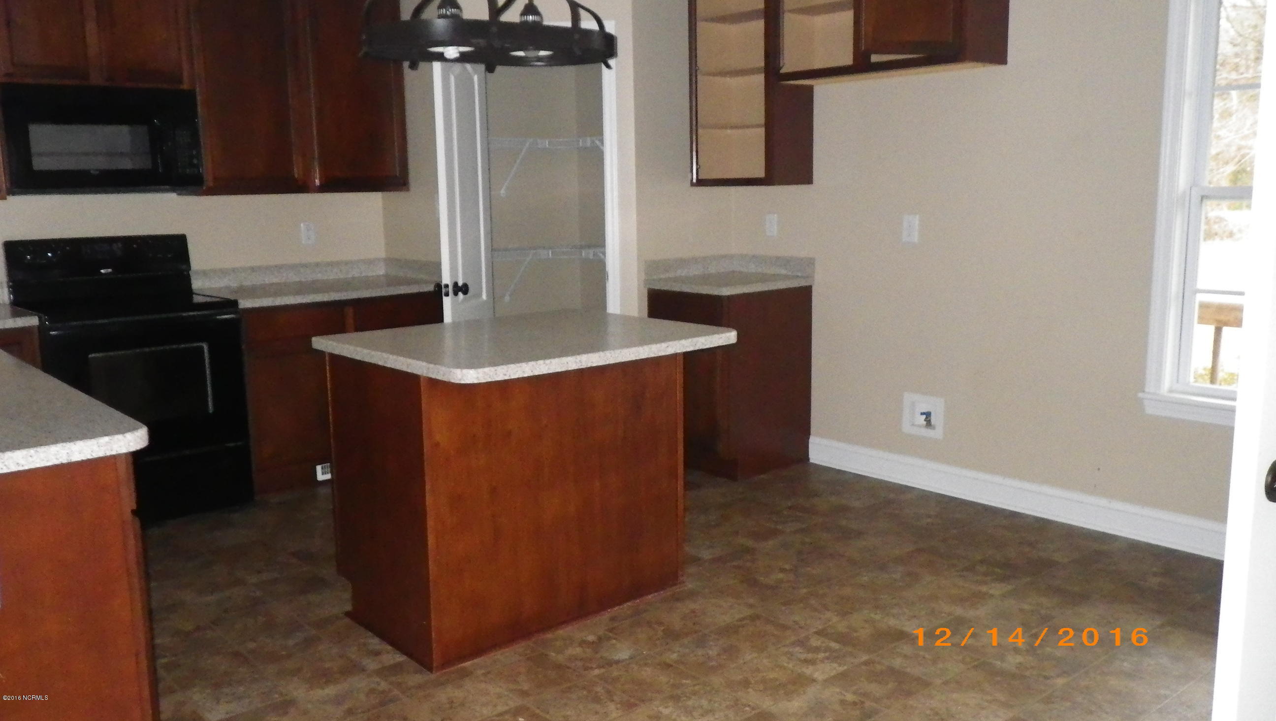 297 Northwest Bridge Road Jacksonville, NC 28540 - Photo 8 of 28 RIMG4219