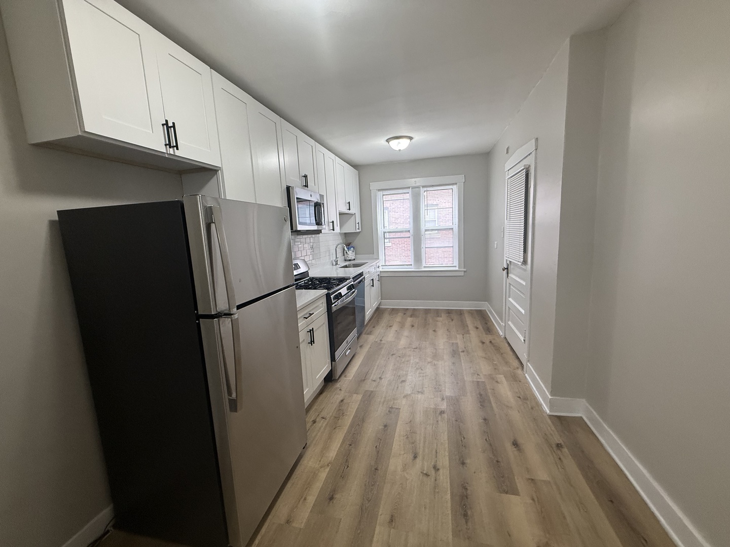 106 Lincoln Avenue, Unit 2W Riverside, IL 60546 - Photo 11 of 12