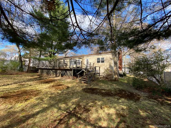 $499,999 | 20 Oak Place, Selden, NY 11784