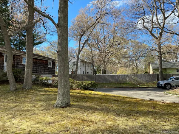 $499,999 | 20 Oak Place, Selden, NY 11784