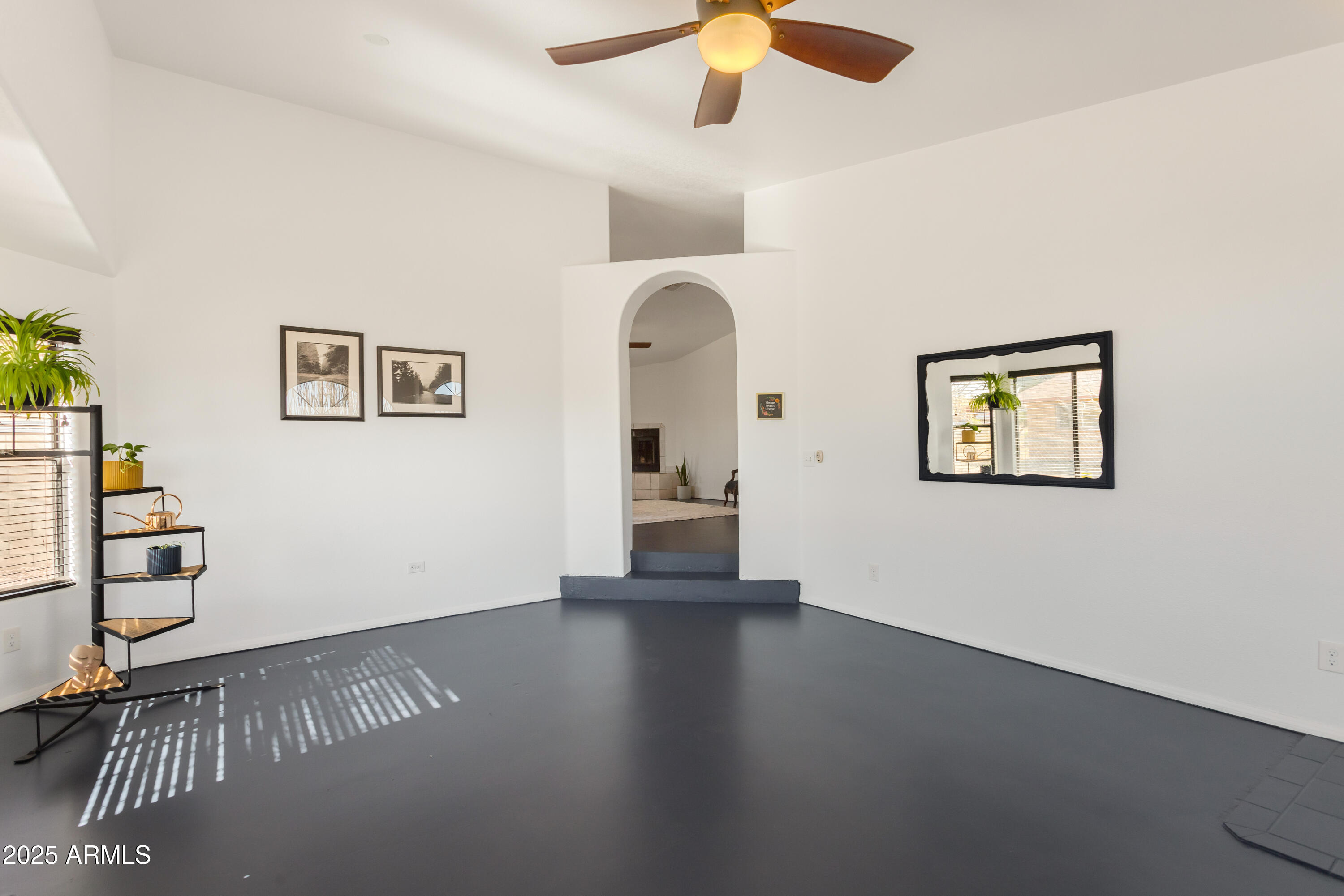 198 Hereford Road Bisbee, AZ 85603 - Photo 9 of 41 Living Room (4)