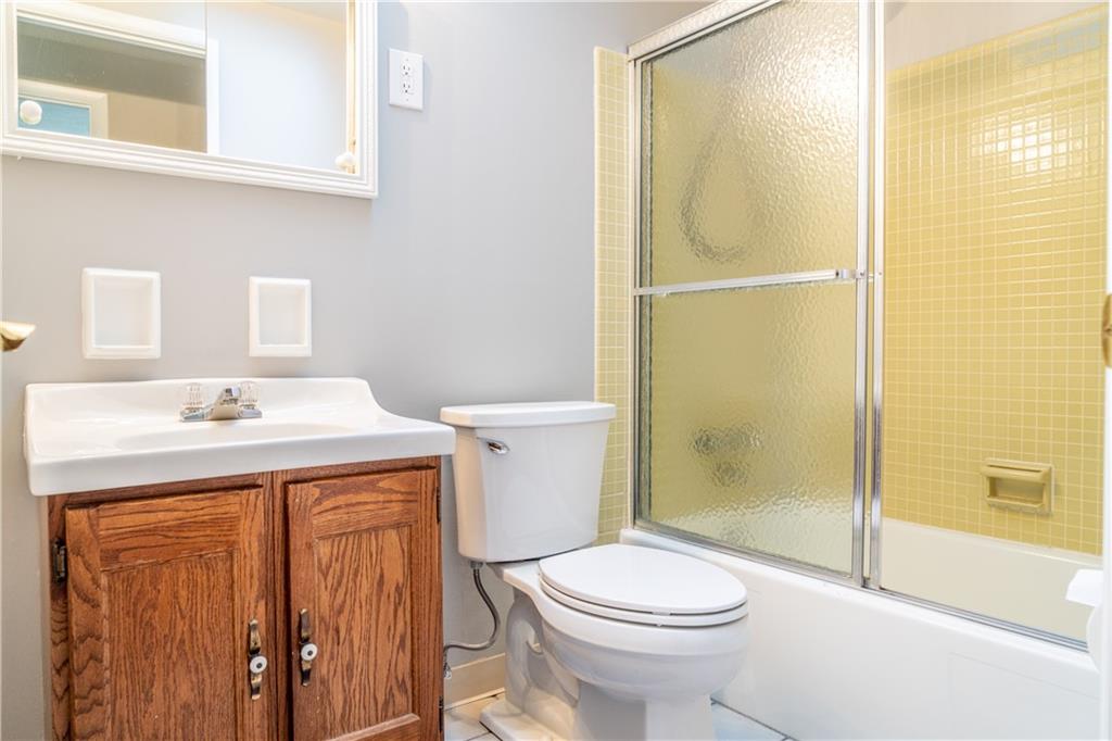 146 North Jamestown Road Coraopolis, PA 15108 - Photo 22 of 25 Gallery Image 22