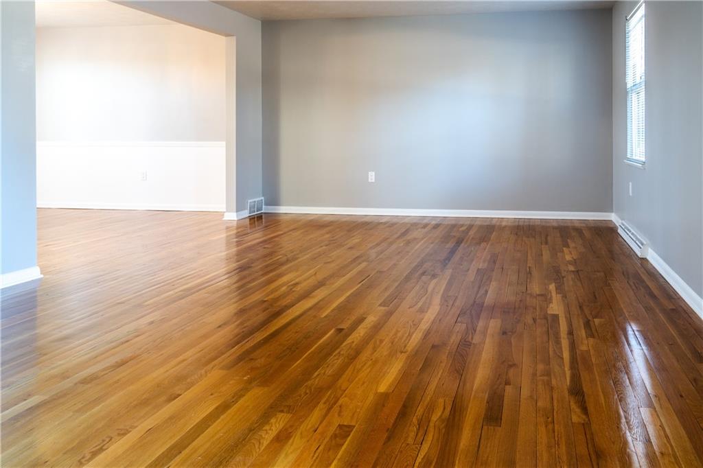 146 North Jamestown Road Coraopolis, PA 15108 - Photo 6 of 25 Gallery Image 6