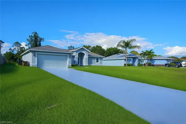 $1,950 | 116 Ridgemont Drive, Lehigh Acres, FL 33972