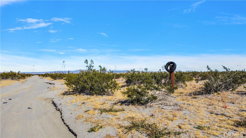 15745 Silver Rock Road Pinon Hills, CA 92371 - Photo 9 of 17