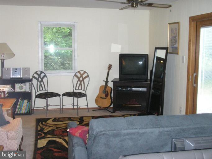1827 Anderson Road Falls Church, VA 22043 - Photo 5 of 19 Family Room