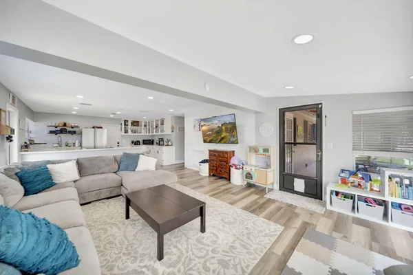 $569,000 | 831 Northwest 39th Street, Oakland Park, FL 33309