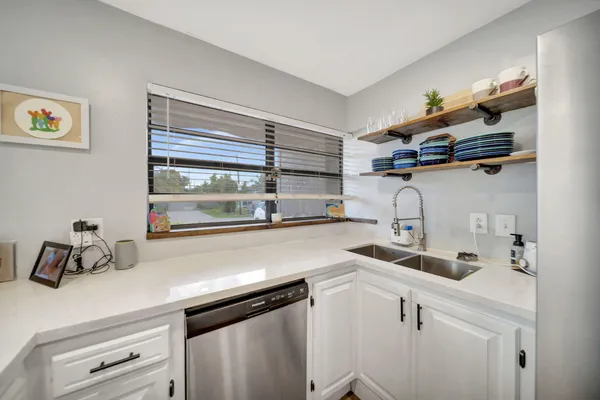 $569,000 | 831 Northwest 39th Street, Oakland Park, FL 33309