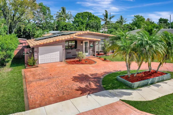 $569,000 | 831 Northwest 39th Street, Oakland Park, FL 33309
