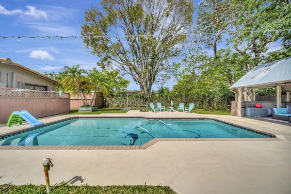 $569,000 | 831 Northwest 39th Street, Oakland Park, FL 33309