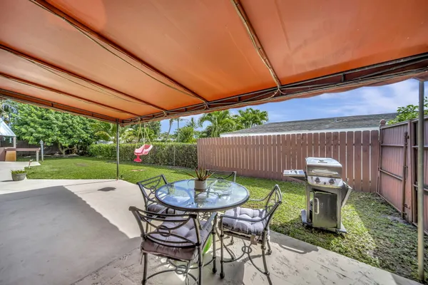 $569,000 | 831 Northwest 39th Street, Oakland Park, FL 33309