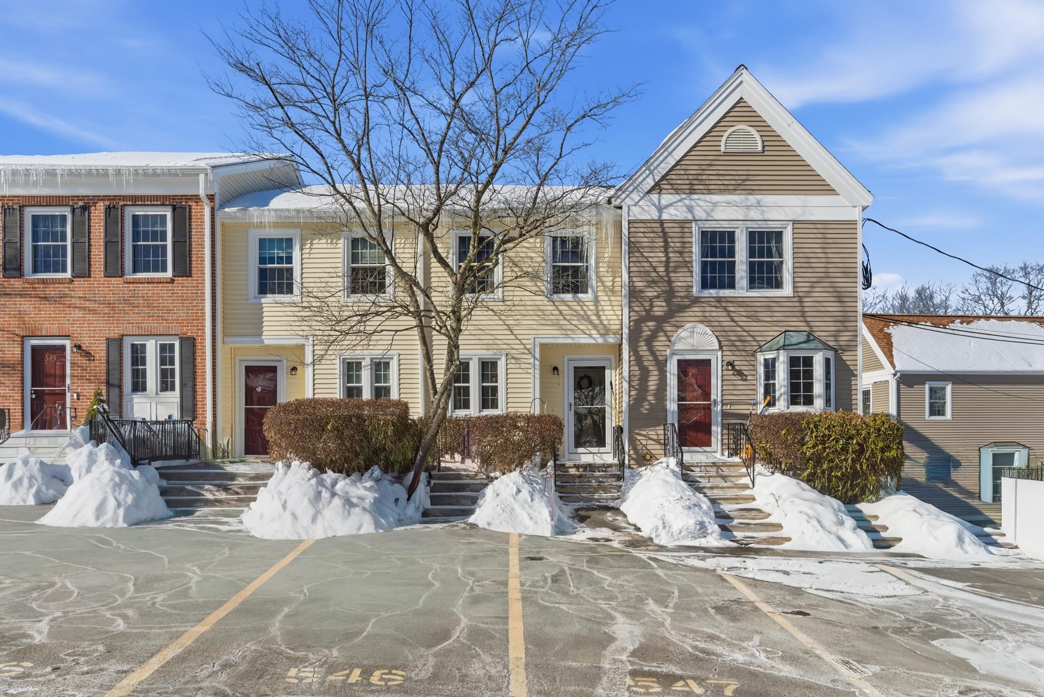 547 Fox Hollow Way Manchester, NH 03104 - Photo 1 of 39