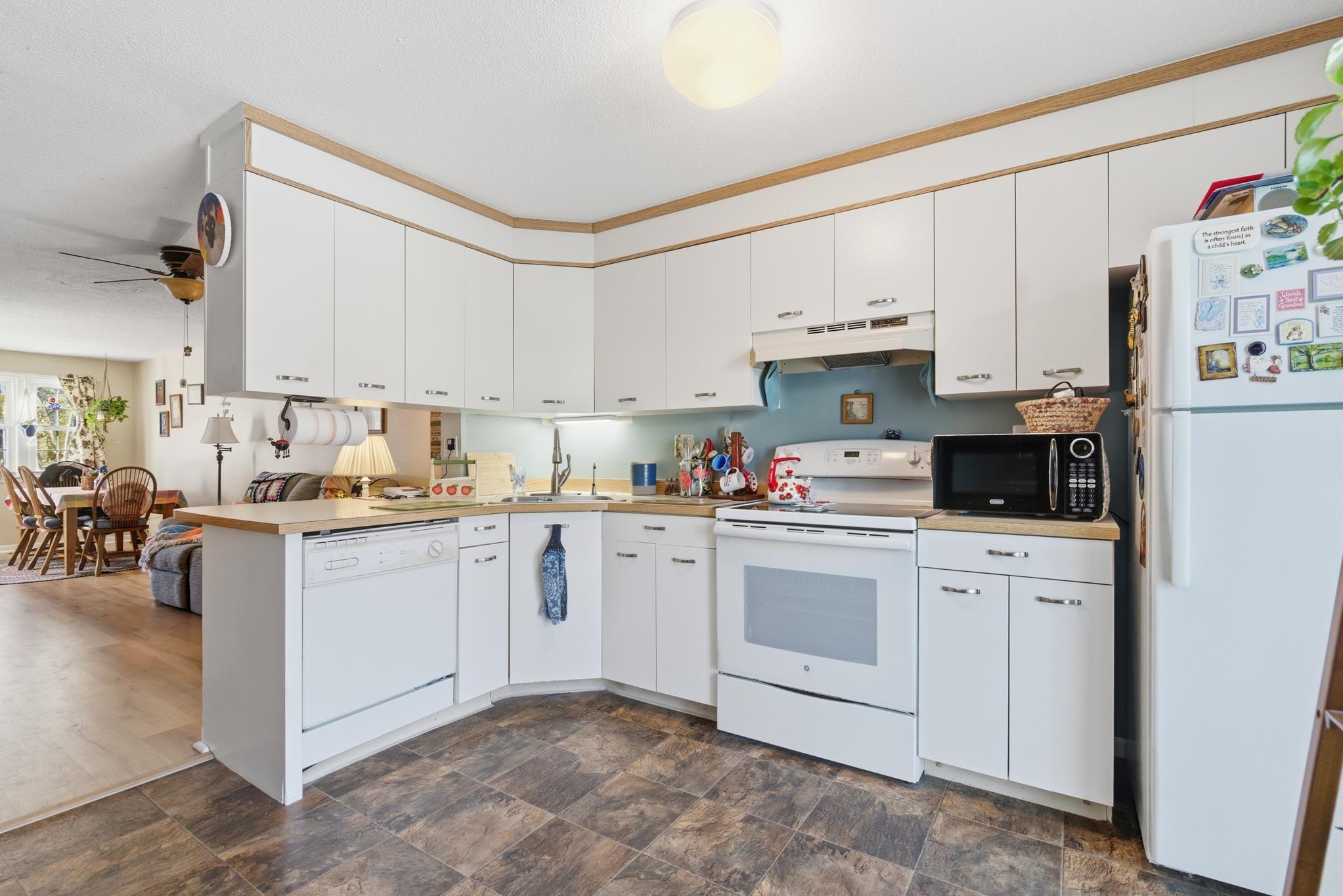 547 Fox Hollow Way Manchester, NH 03104 - Photo 6 of 39