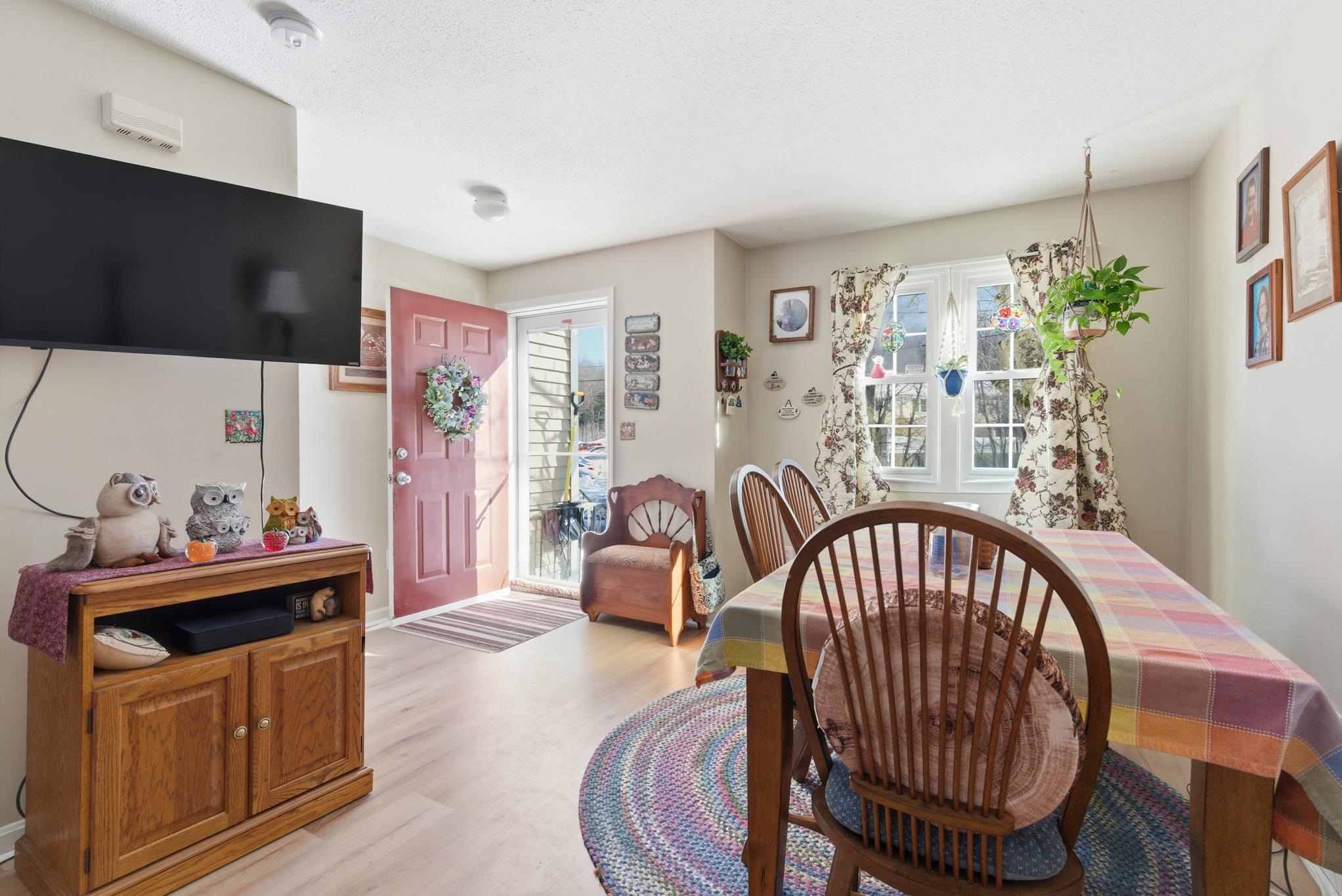 547 Fox Hollow Way Manchester, NH 03104 - Photo 9 of 39