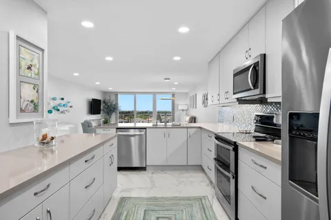 $615,000 | 511 Bayshore Drive, Unit 910, Fort Lauderdale, FL 33304