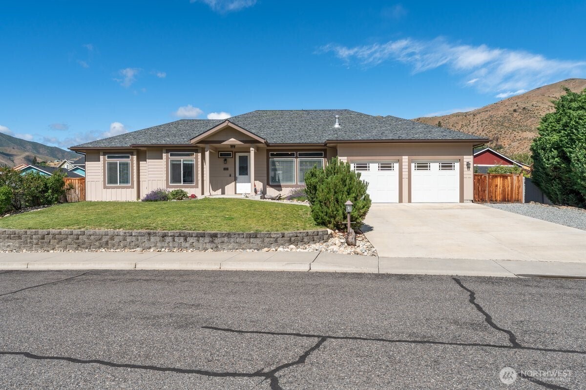 1020 Crest Loop Entiat, WA 98822 - Photo 1 of 39