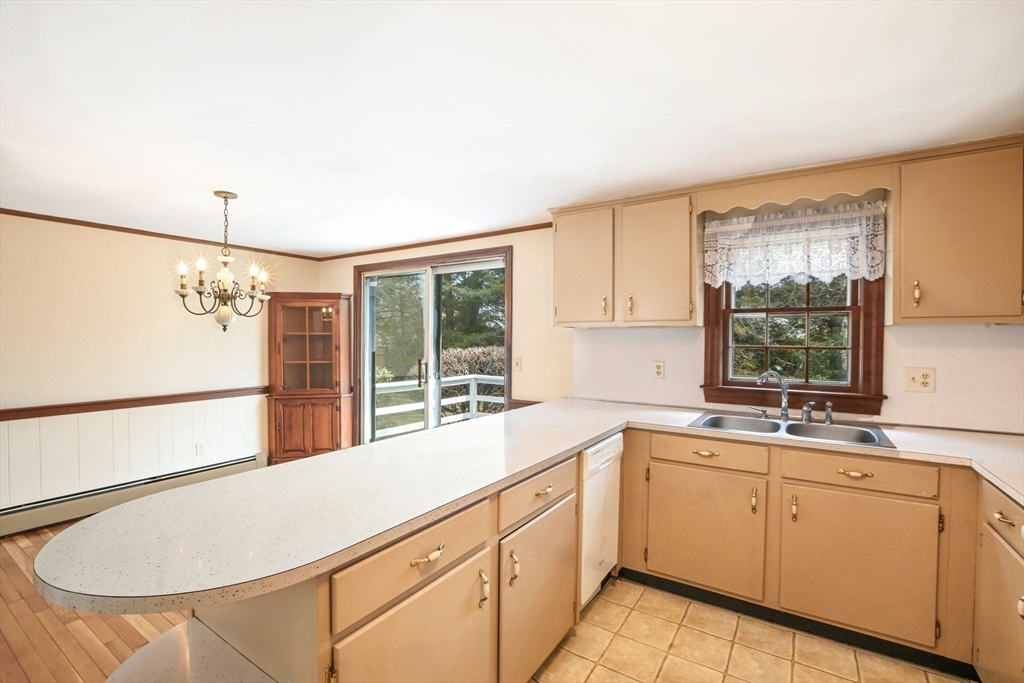 48 Captain Noyes Road Yarmouth, MA 02664 - Photo 11 of 31