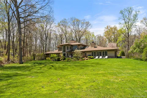 $1,899,000 | 60 Old Aspetong Road, Katonah, NY 10536