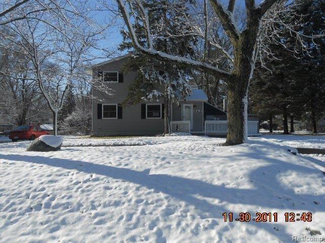 642 Pine Tree Road Lake Orion, MI 48362 - Photo 1 of 9 DSCN9797.JPG