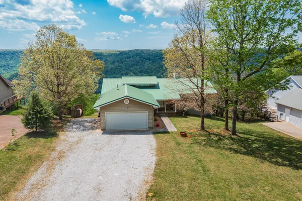 $414,400 | 1927 Laurel Lake Drive, Monteagle, TN 37356