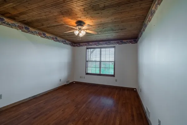 $414,400 | 1927 Laurel Lake Drive, Monteagle, TN 37356