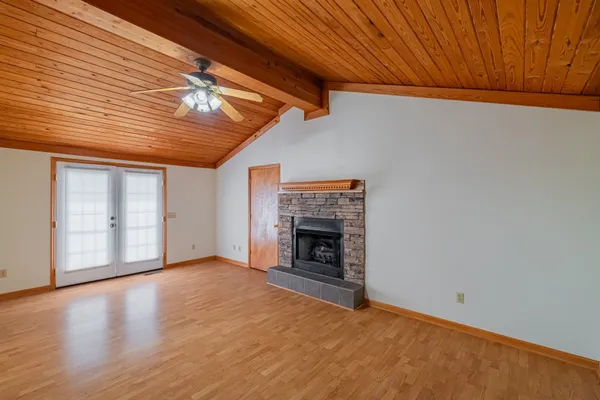 $414,400 | 1927 Laurel Lake Drive, Monteagle, TN 37356