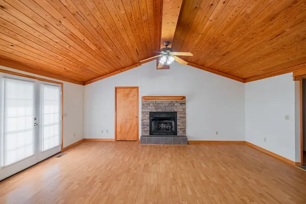 $414,400 | 1927 Laurel Lake Drive, Monteagle, TN 37356