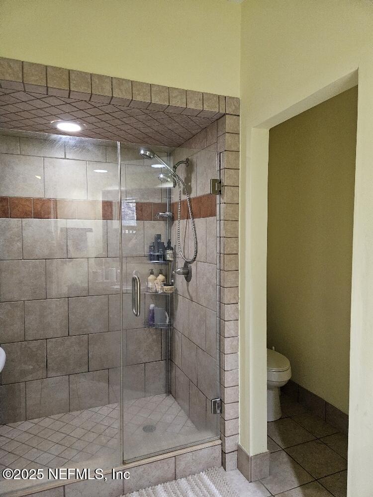 2970 Ravines Road, Unit 1326 Middleburg, FL 32068 - Photo 5 of 7 a bathroom with a shower