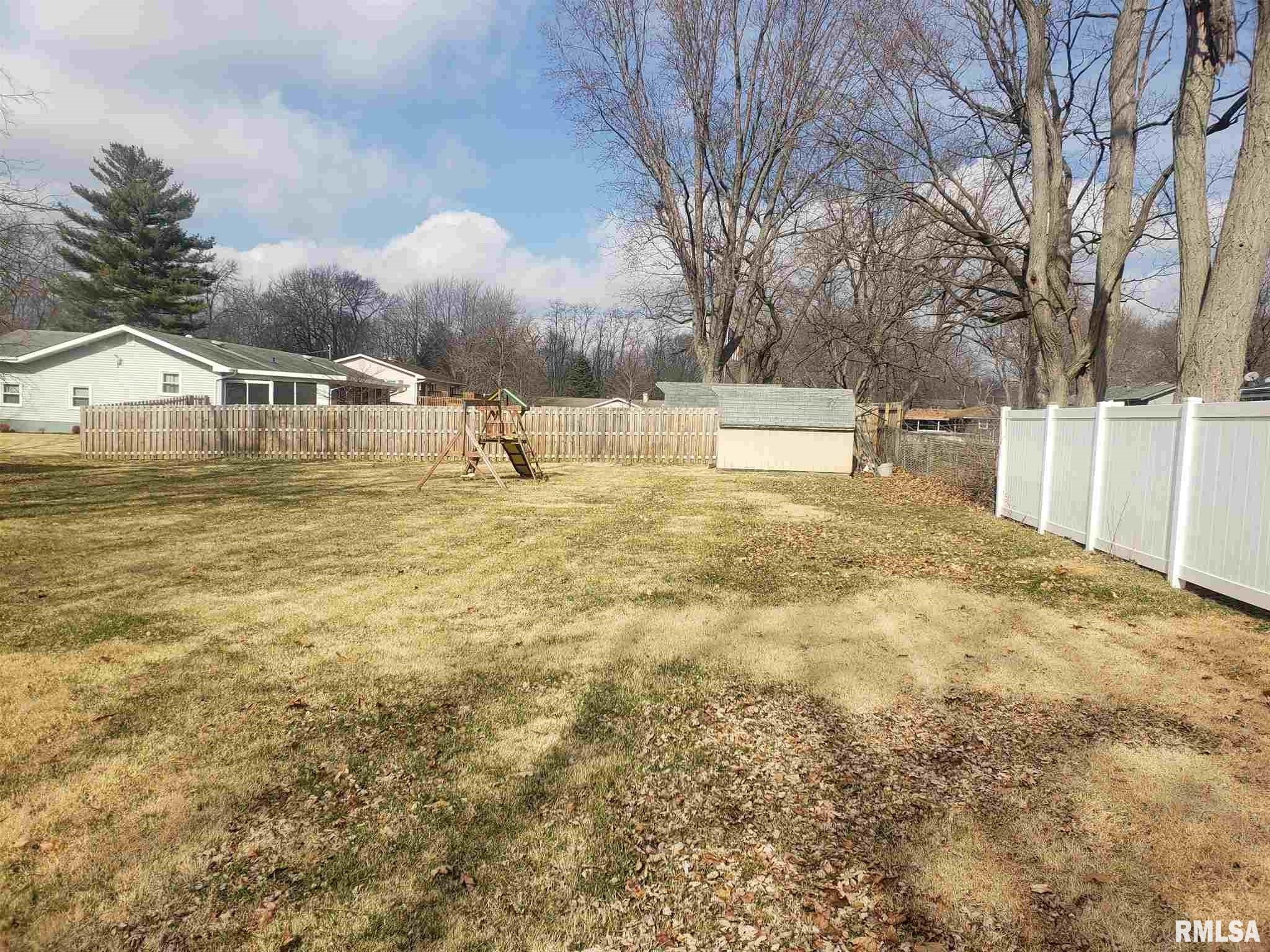 52 Lynette Place Decatur, IL 62526 - Photo 32 of 34