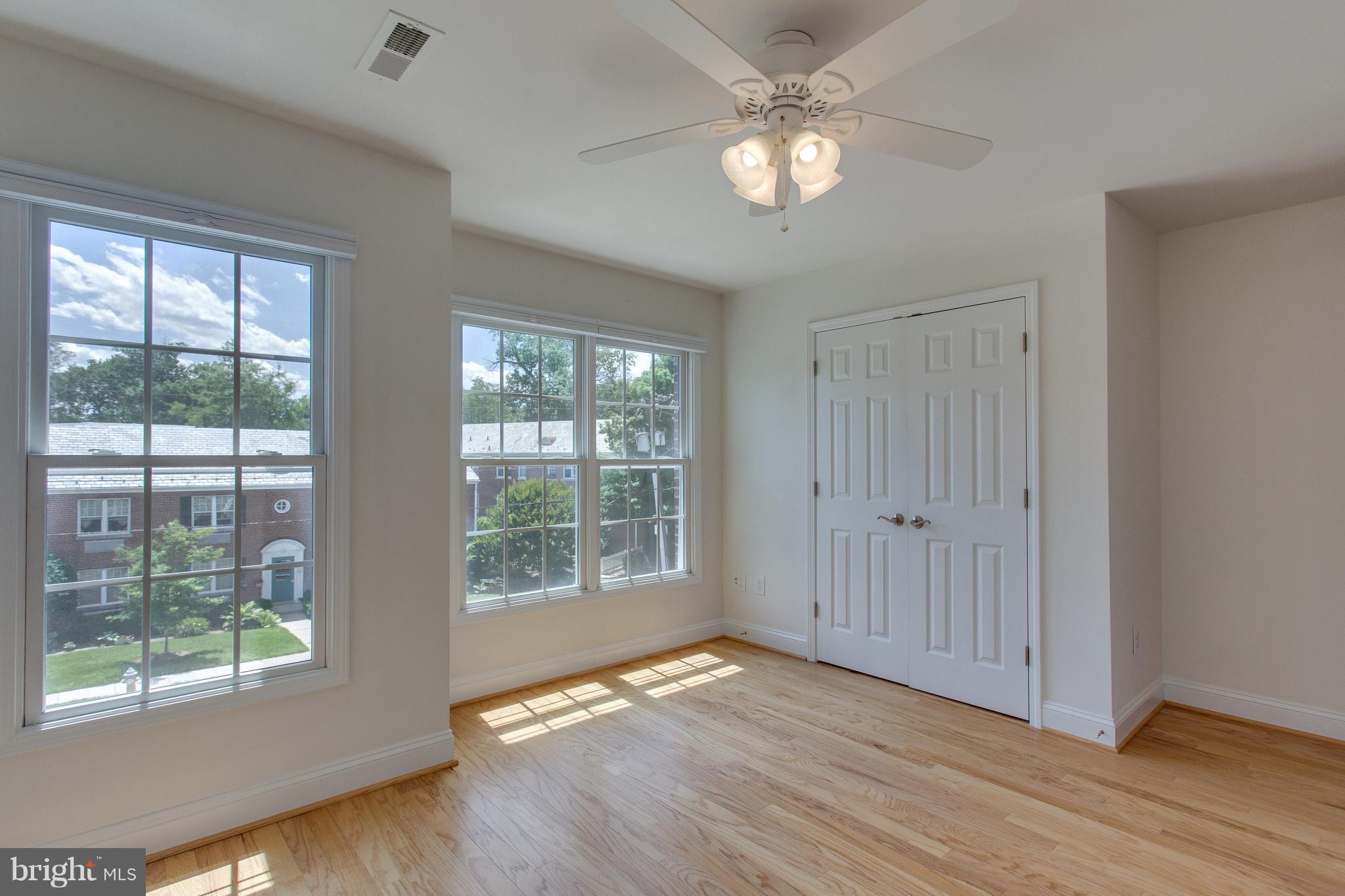112 West Glebe Road, Unit A Alexandria, VA 22305 - Photo 18 of 30 Sunny second bedroom