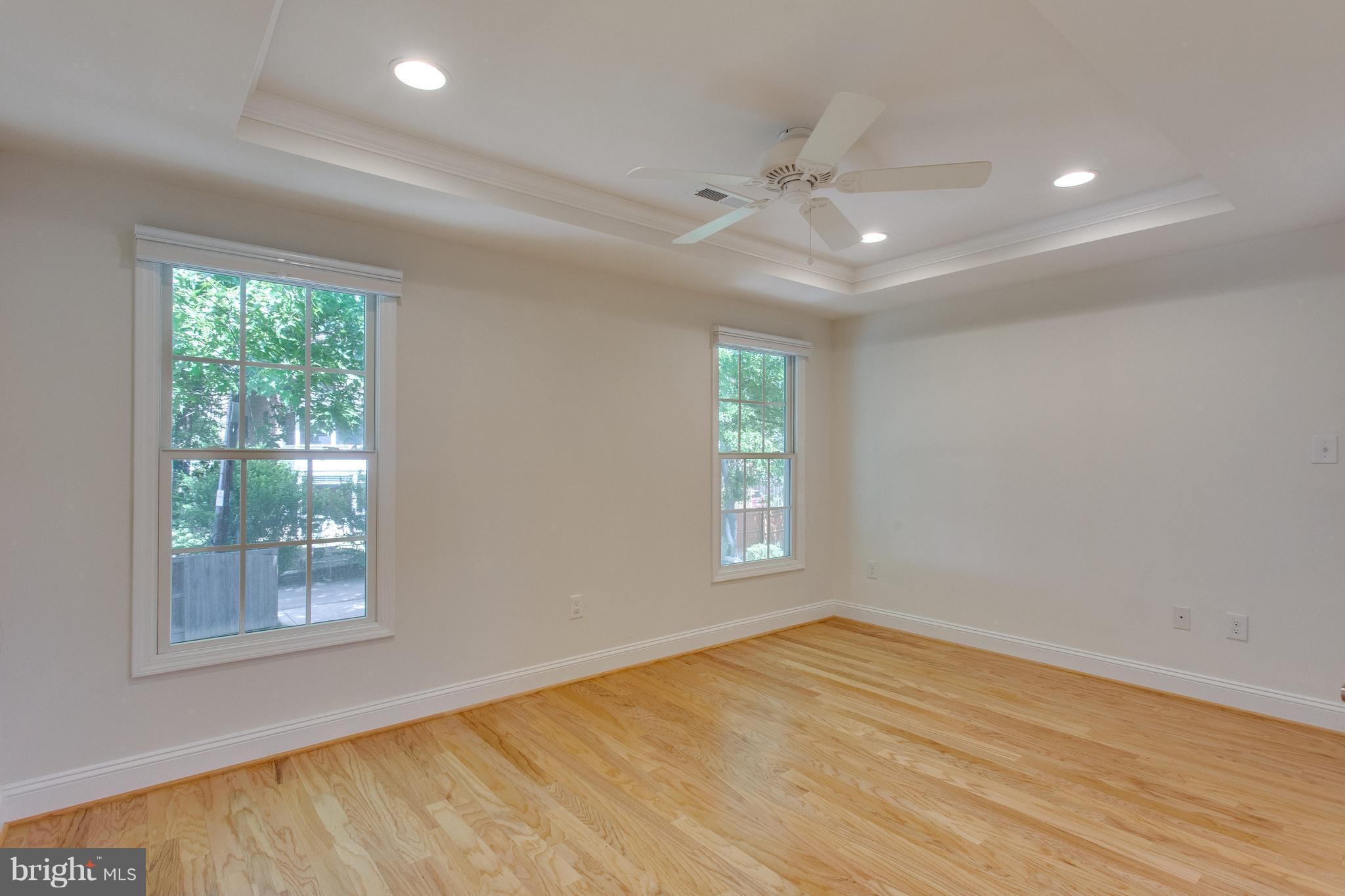 112 West Glebe Road, Unit A Alexandria, VA 22305 - Photo 5 of 30 Light-filled master suite