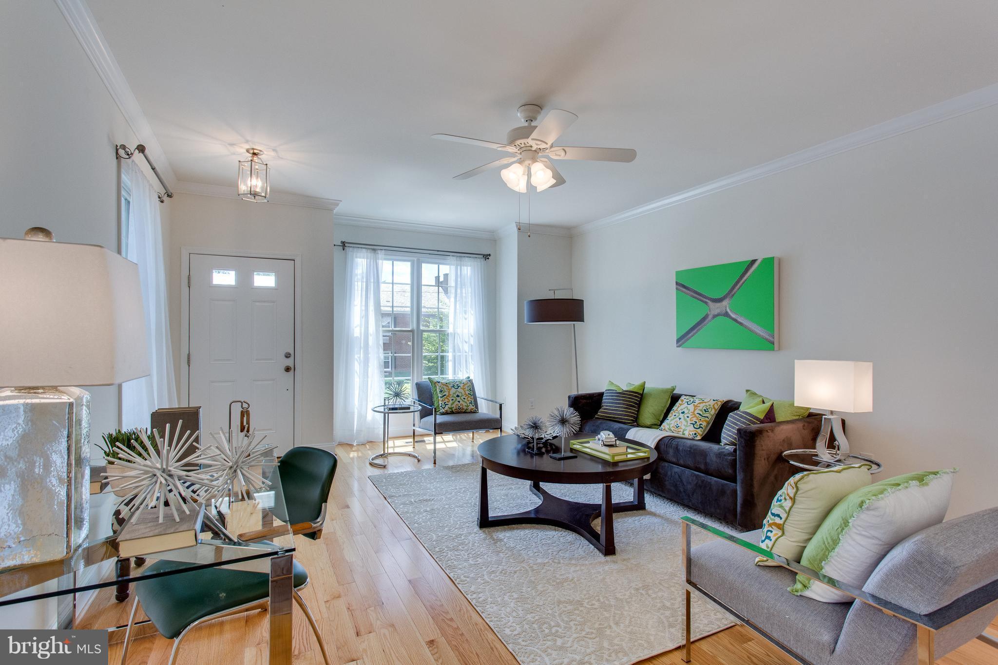 112 West Glebe Road, Unit A Alexandria, VA 22305 - Photo 7 of 30 Airy and open main level
