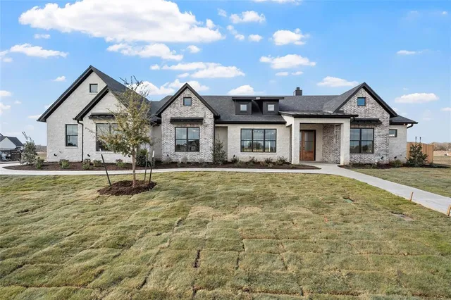 $949,900 | 429 Toledo Bnd Loop, McGregor, TX 76657