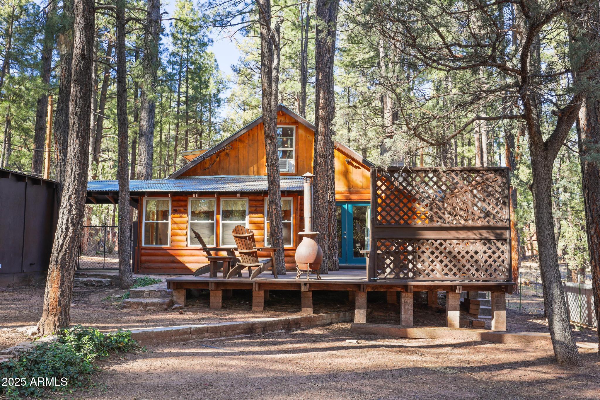 199 West Mockingbird Lane Payson, AZ 85541 - Photo 27 of 36 a front view of a house with garden