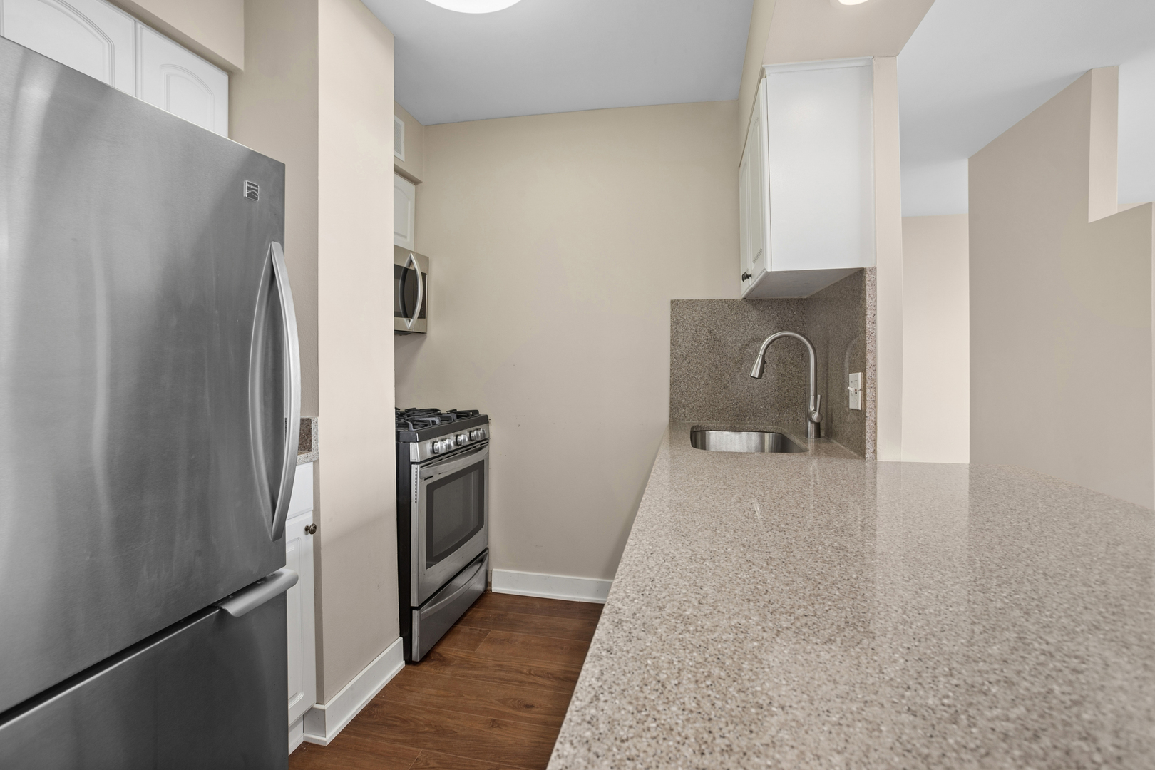 20 North Tower Road, Unit 9C Oak Brook, IL 60523 - Photo 6 of 20
