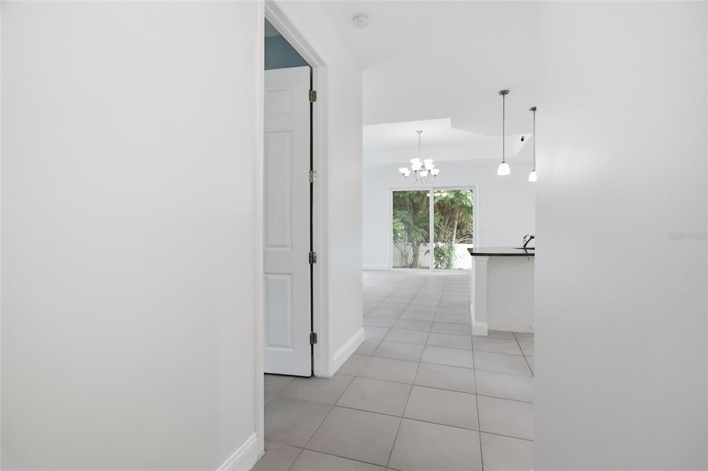 4510 Wilkinson Road Sarasota, FL 34233 - Photo 6 of 48 Gallery Image 6