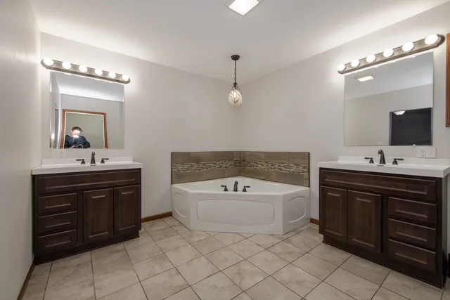 $300,000 | 511 Armstrong Street, Morris, IL 60450