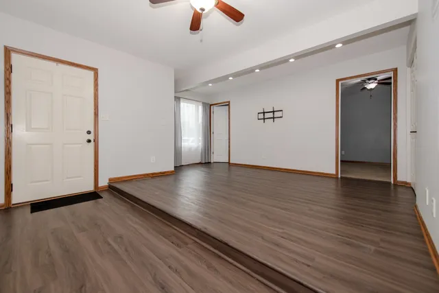 $300,000 | 511 Armstrong Street, Morris, IL 60450