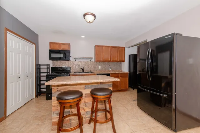 $300,000 | 511 Armstrong Street, Morris, IL 60450