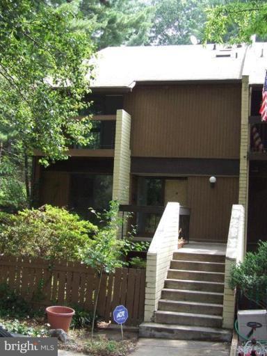 11186 Saffold Way Reston, VA 20190 - Photo 13 of 15 a view of outdoor space and yard