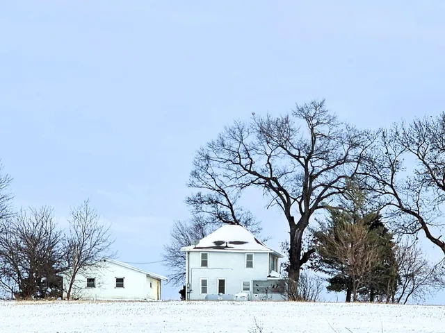 $125,000 | E2127 County Rd Uu, De Soto, WI 54624