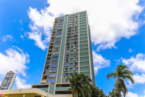 $2,600 | 2444 Hihiwai Street, Unit 503, Honolulu, HI 96826