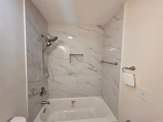 $2,995 | 309 Northeast 169th Street, North Miami Beach, FL 33162