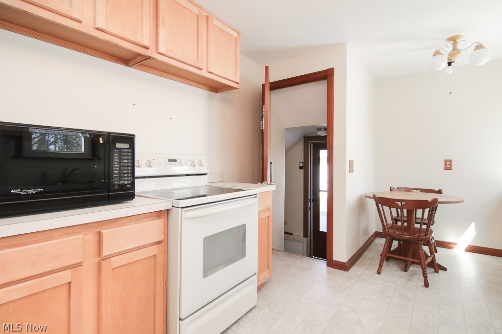 211 Fullerton Road Elyria, OH 44035 - Photo 13 of 24 Gallery Image 13