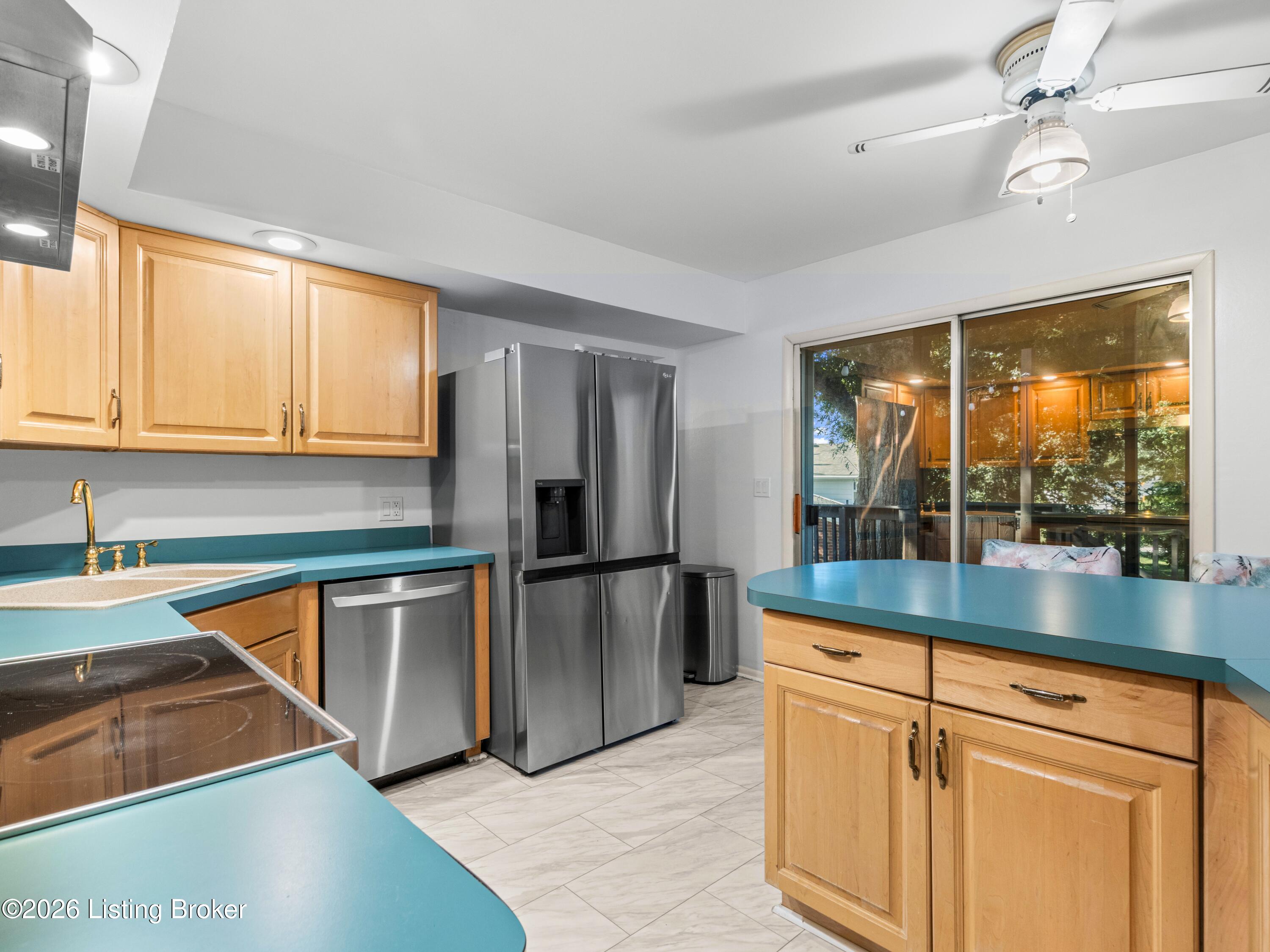 6516 Hollow Tree Road Louisville, KY 40228 - Photo 23 of 70 Kitchen 3