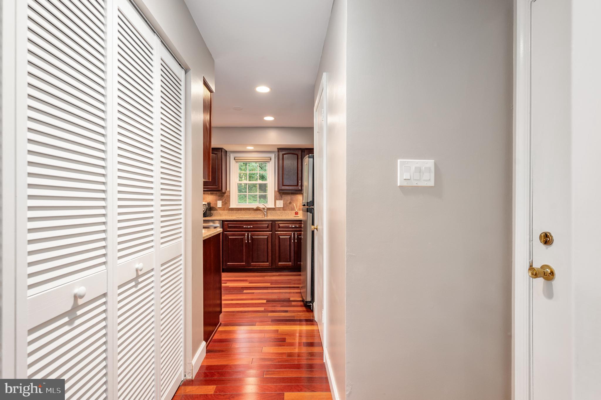 7609 Bertito Lane Springfield, VA 22153 - Photo 21 of 63 Hallway view.