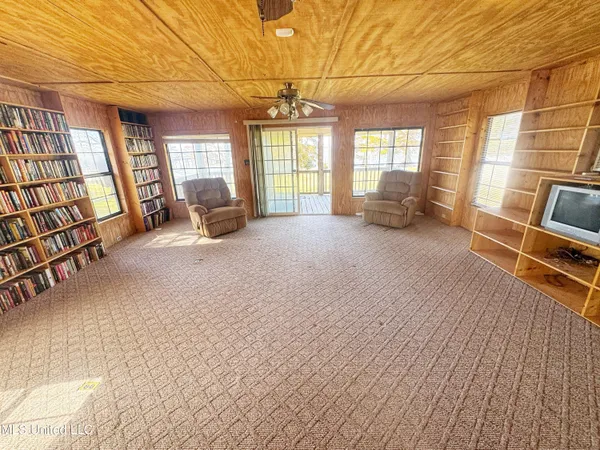 $220,000 | 4660 Moon Lake Road, Coahoma, MS 38617