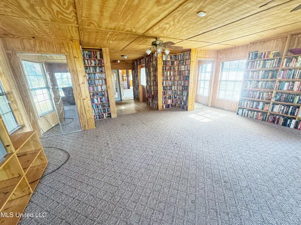 $220,000 | 4660 Moon Lake Road, Coahoma, MS 38617